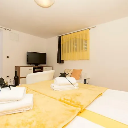 Apartments Cavar Trogir Exterior photo