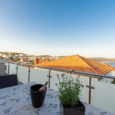 Apartments Cavar Trogir Exterior photo