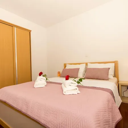 Apartments Cavar Trogir Exterior photo