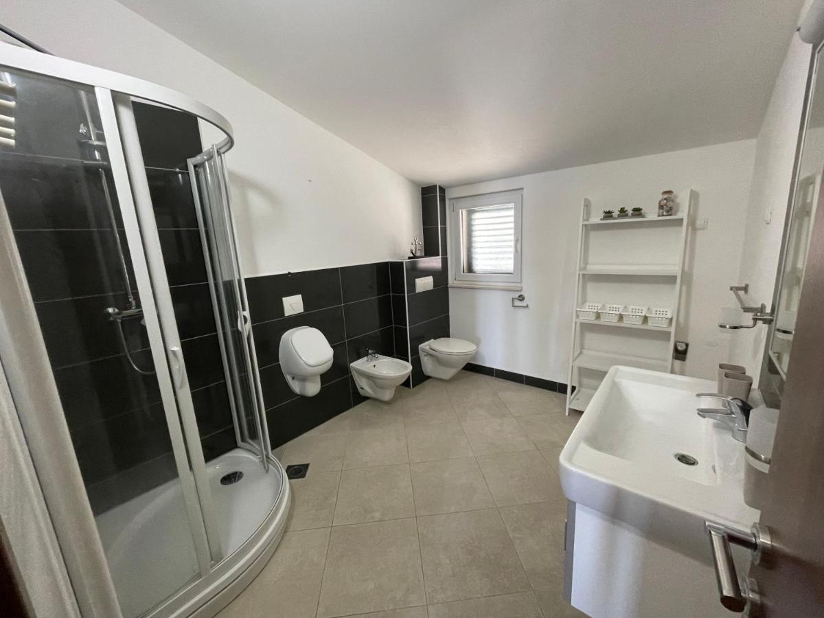 Apartament Cavar *